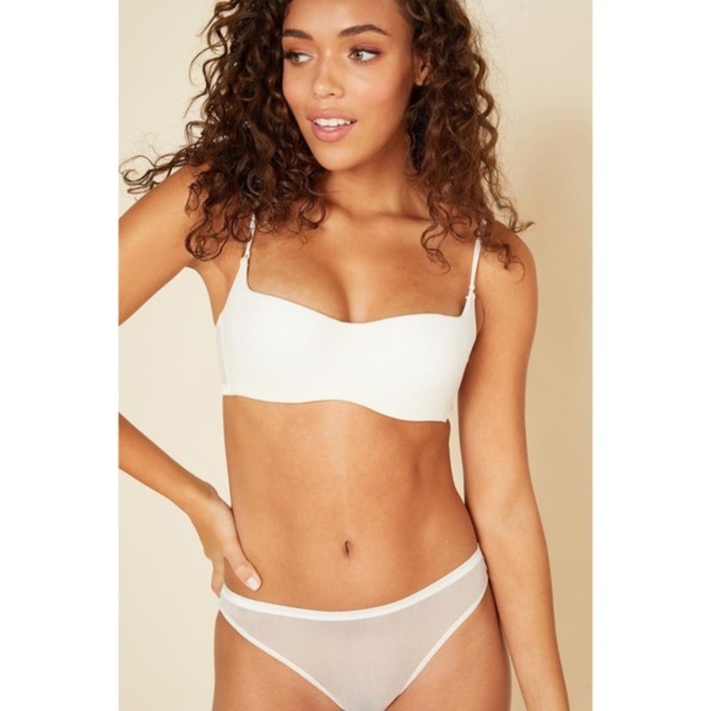 CosaBella ivory Soire Confidence Demi Bra
Size 32D